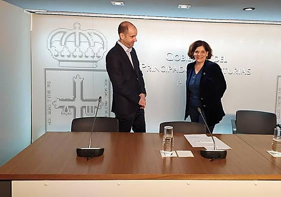 La consejera de Salud, Concepción Saavedra, y el viceconsejero de Planificación Sanitaria, Pablo García.