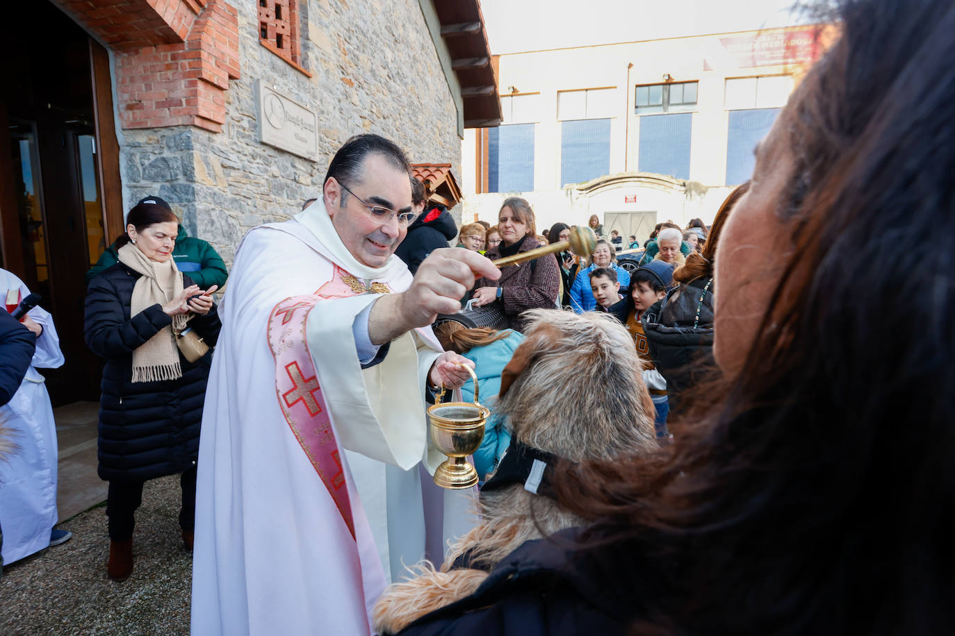 Bendición de mascotas en Gijón por San Antón