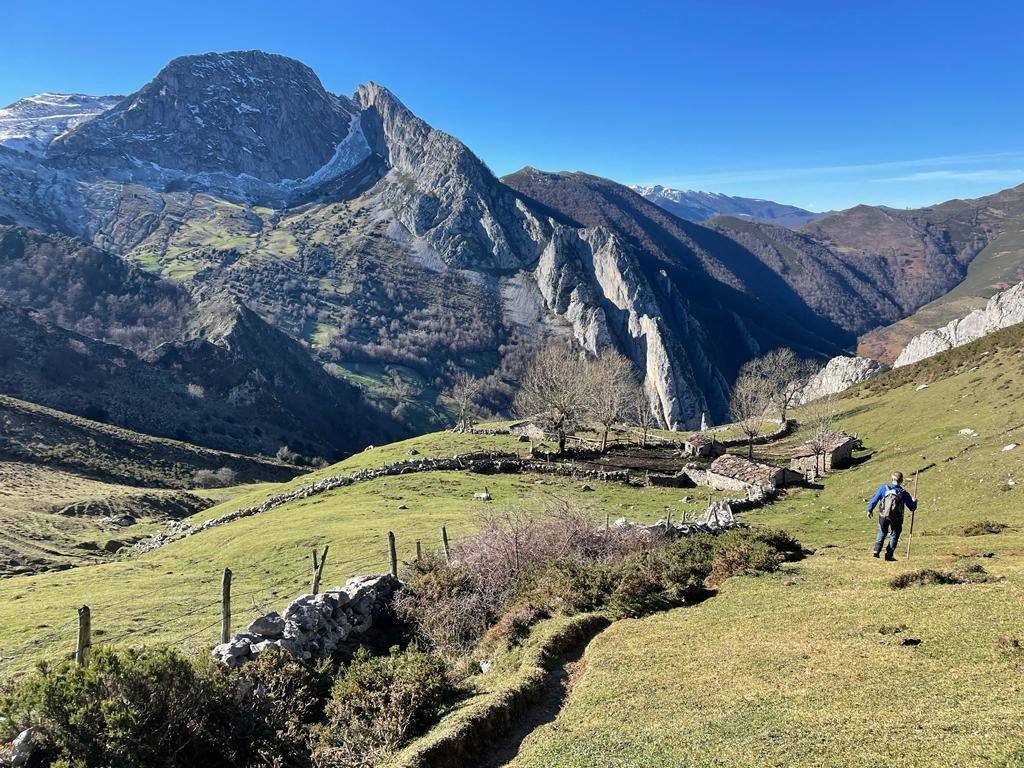 Tres rutas unidas que hacen un recorrido mágico: a las Foces del Pino, Los Pandos y Peña Melera