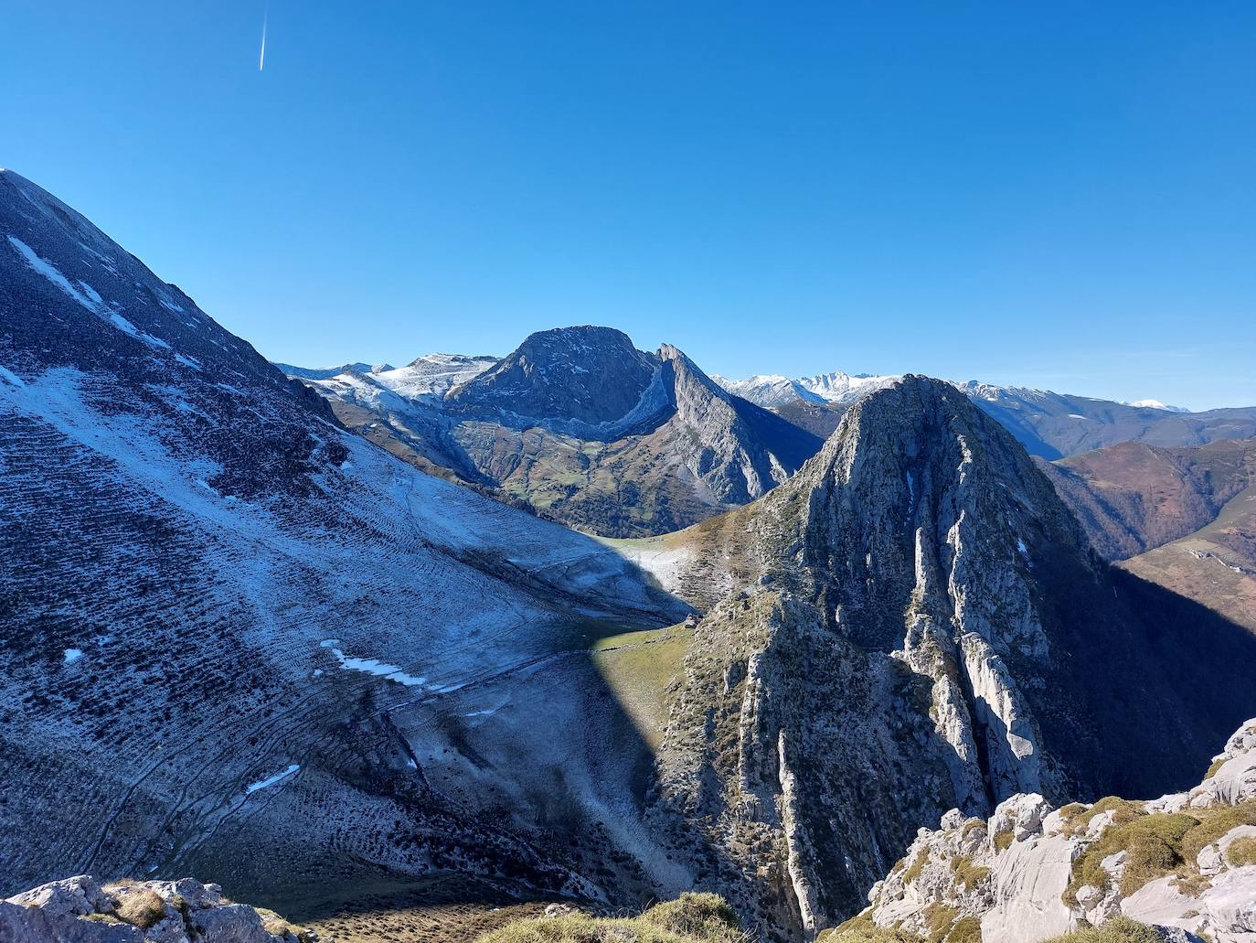 Tres rutas unidas que hacen un recorrido mágico: a las Foces del Pino, Los Pandos y Peña Melera