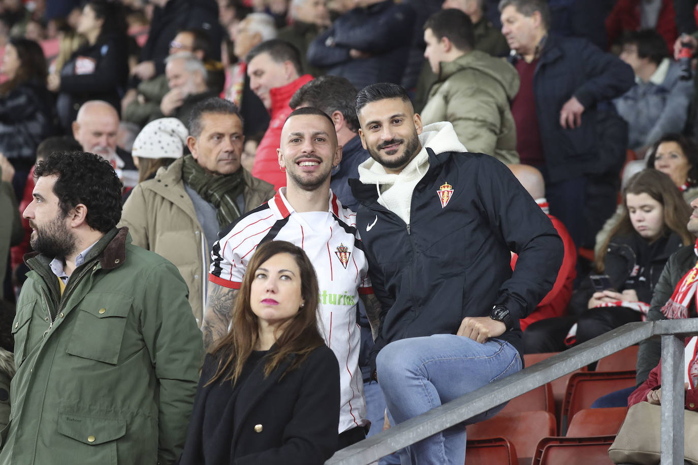 ¿Estuviste en el Sporting - Racing de Ferrol? ¡Búscate en las fotos!