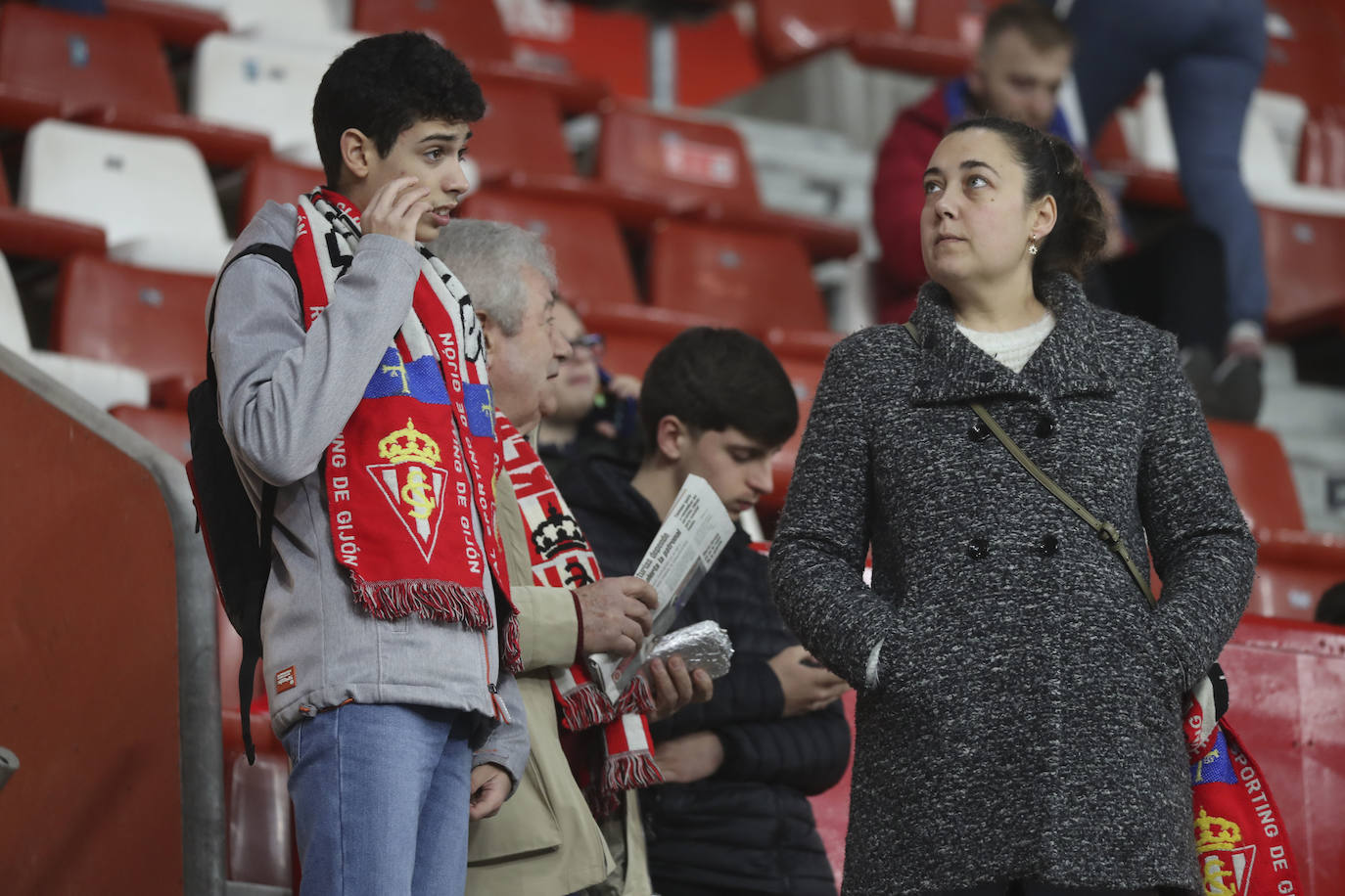 ¿Estuviste en el Sporting - Racing de Ferrol? ¡Búscate en las fotos!