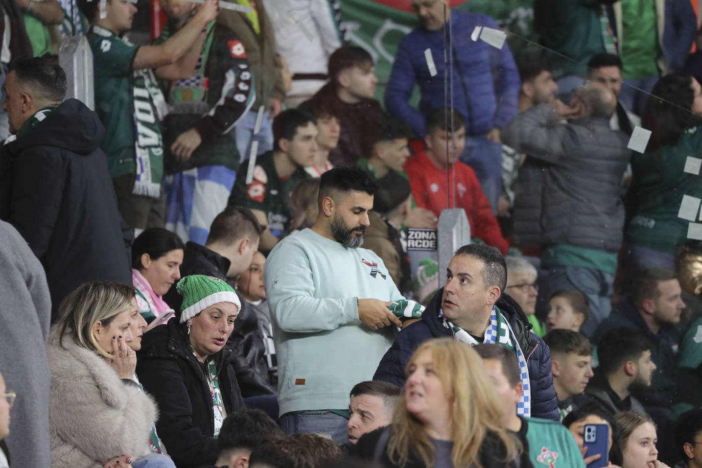 ¿Estuviste en el Sporting - Racing de Ferrol? ¡Búscate en las fotos!