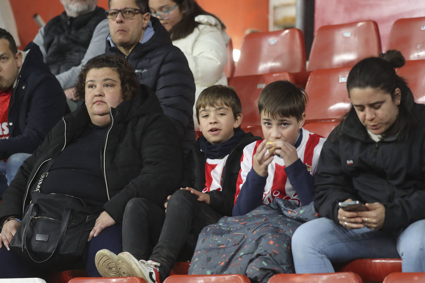 ¿Estuviste en el Sporting - Racing de Ferrol? ¡Búscate en las fotos!