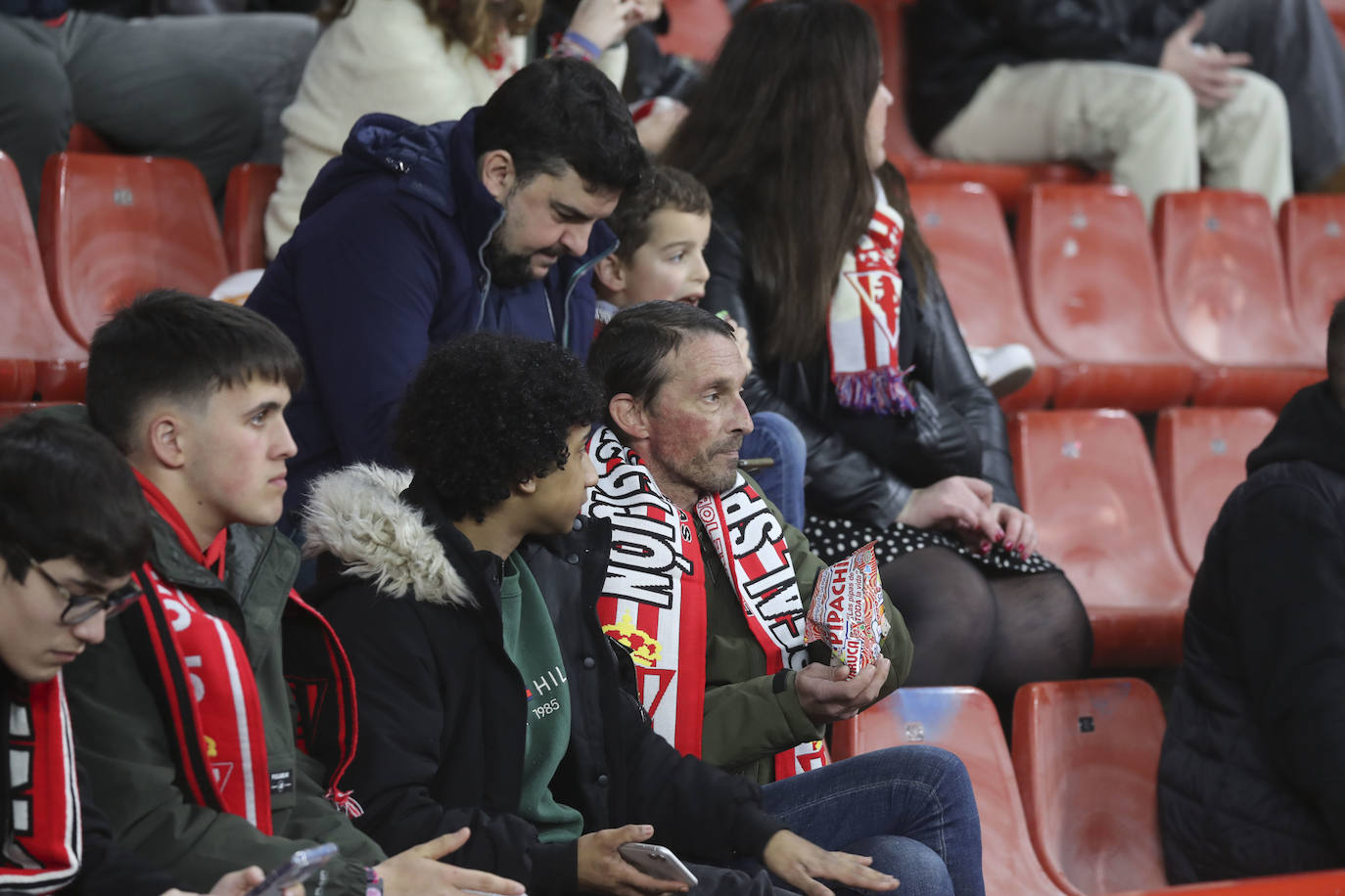 ¿Estuviste en el Sporting - Racing de Ferrol? ¡Búscate en las fotos!