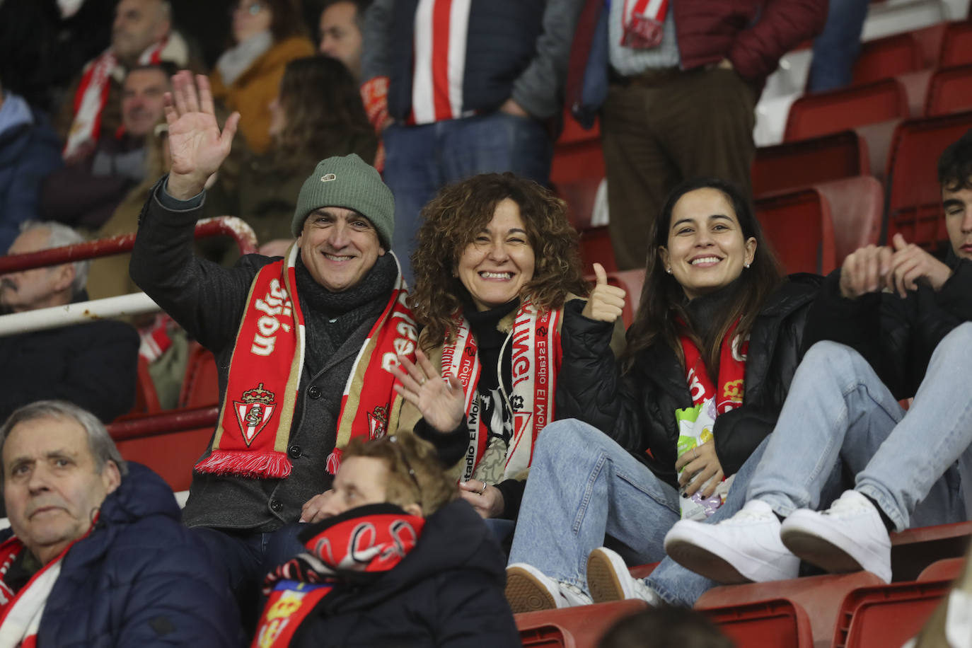 ¿Estuviste en el Sporting - Racing de Ferrol? ¡Búscate en las fotos!