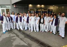 Foto de familia de parte del servicio de Urgencias del Hospital de Cabueñes que el pasado viernes trabajaba en el turno de mañana.