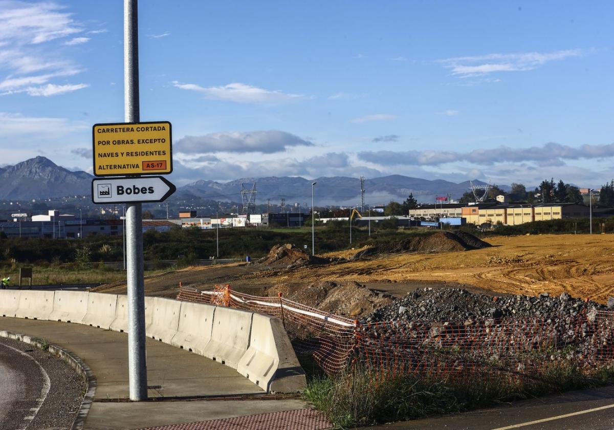 Obras en el macropolígono industrial de Bobes, en Siero.