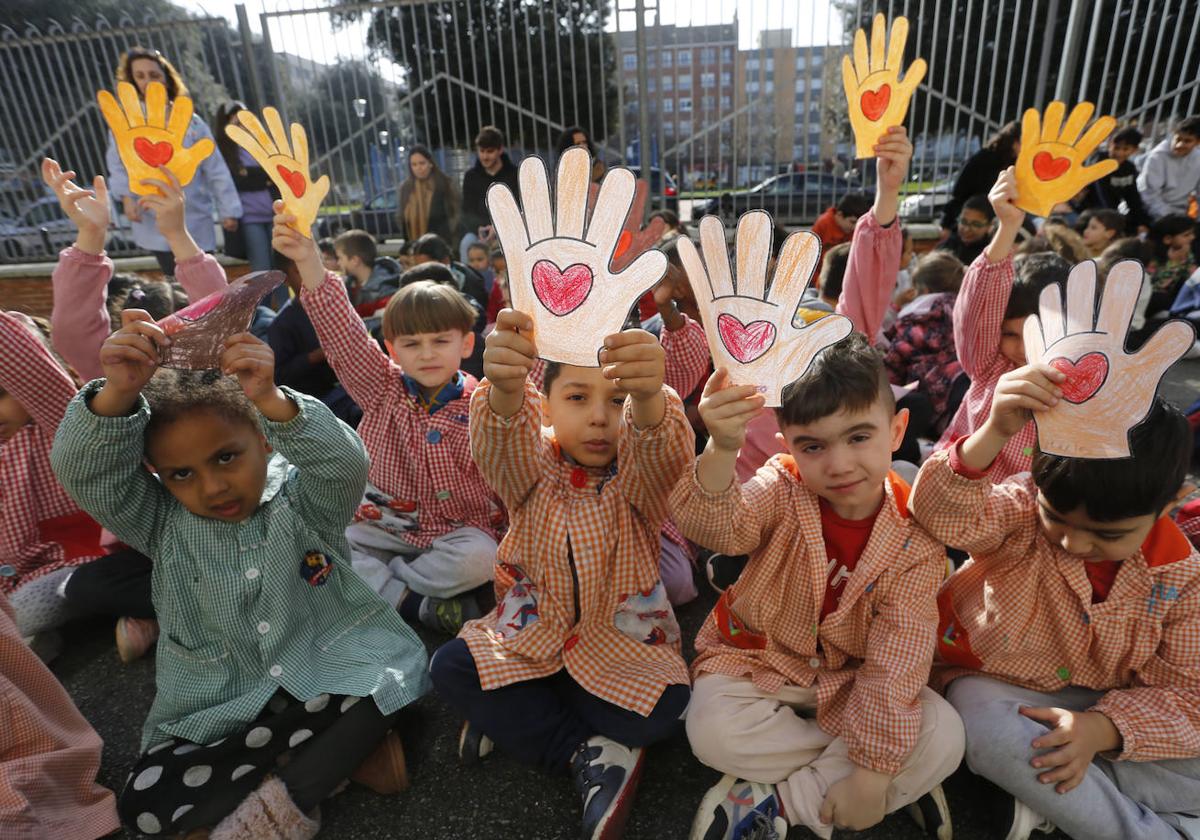 Así celebraron los colegios de Gijón el Día de la Paz