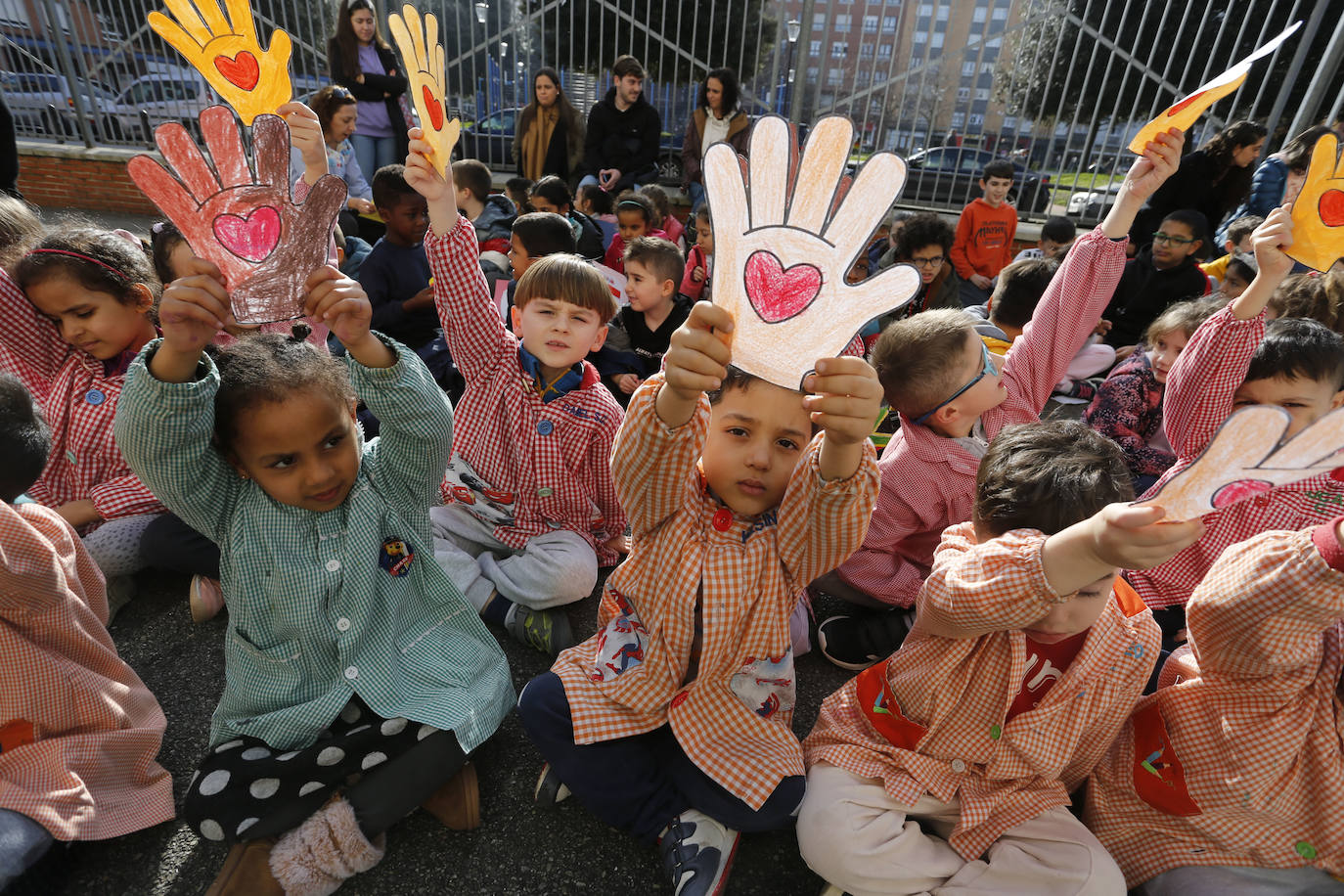 Así celebraron los colegios de Gijón el Día de la Paz