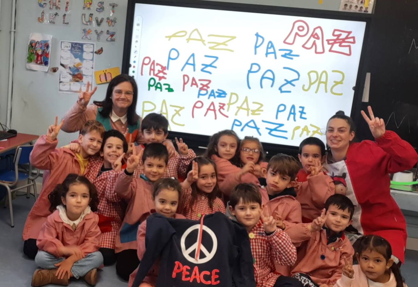 Así celebraron los colegios de Gijón el Día de la Paz