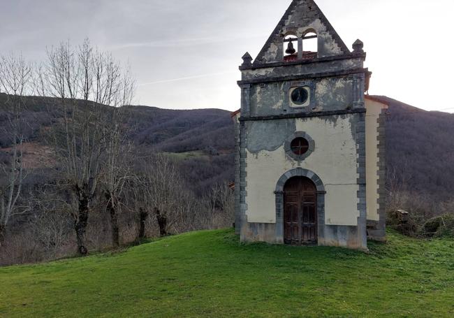 Iglesia de Santo Tomás en la parroquia quirosana de Lindes