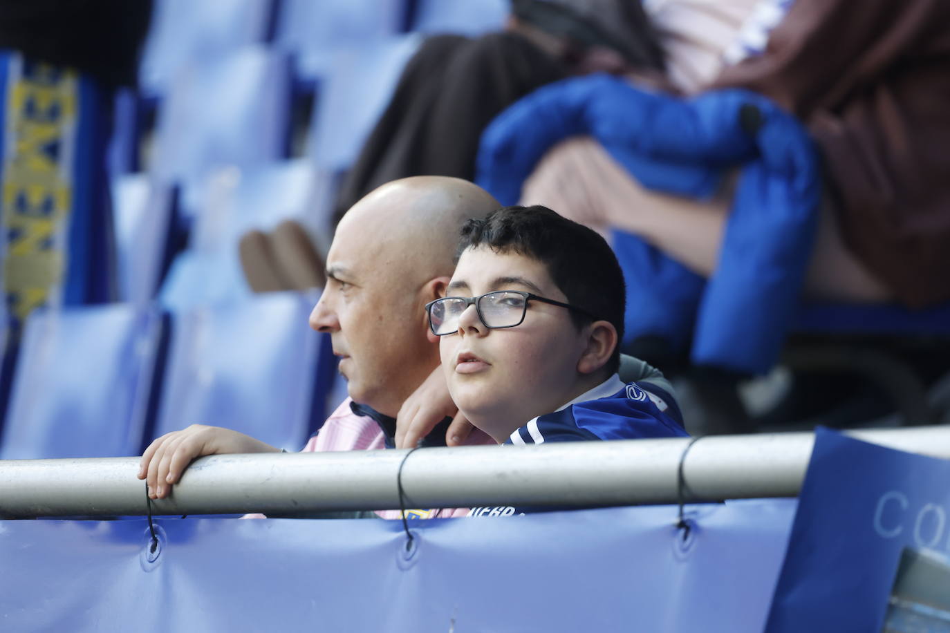 ¿Estuviste viendo el Real Oviedo - Eldense? ¡Búscate en las fotos del Tartiere!