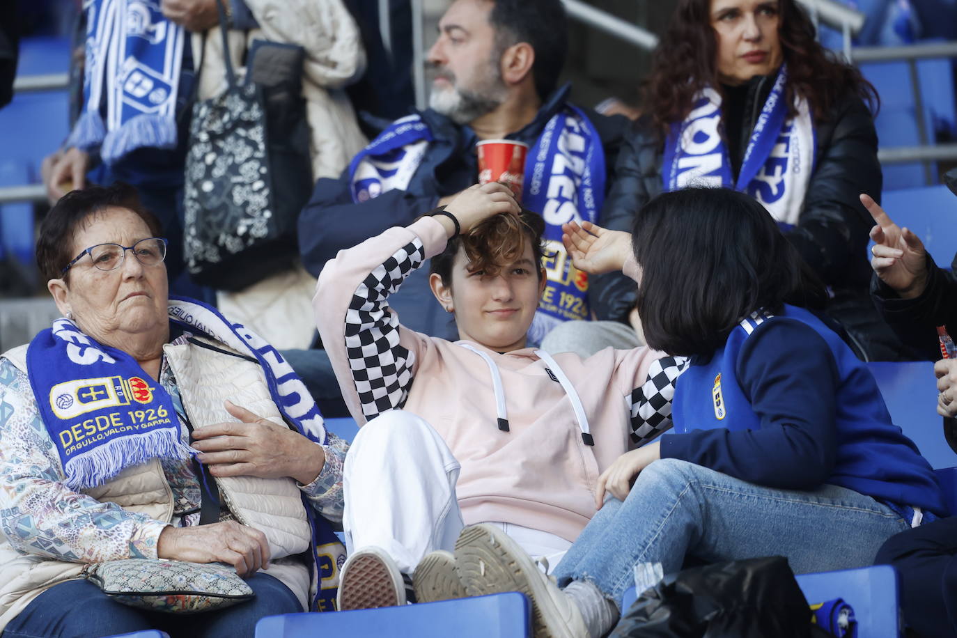 ¿Estuviste viendo el Real Oviedo - Eldense? ¡Búscate en las fotos del Tartiere!