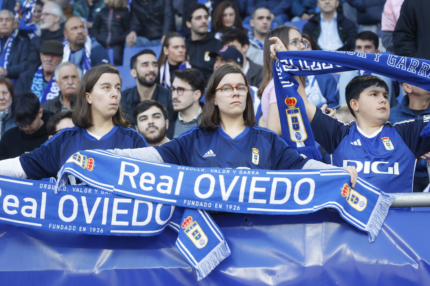 ¿Estuviste viendo el Real Oviedo - Eldense? ¡Búscate en las fotos del Tartiere!