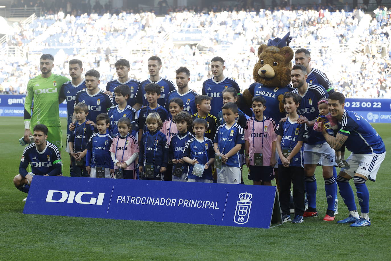 ¿Estuviste viendo el Real Oviedo - Eldense? ¡Búscate en las fotos del Tartiere!