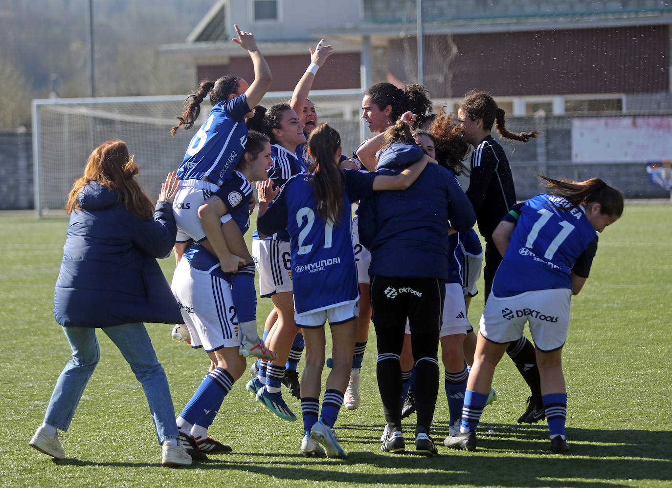 El derbi femenino Real Oviedo - Sporting de Gijón, en imágenes