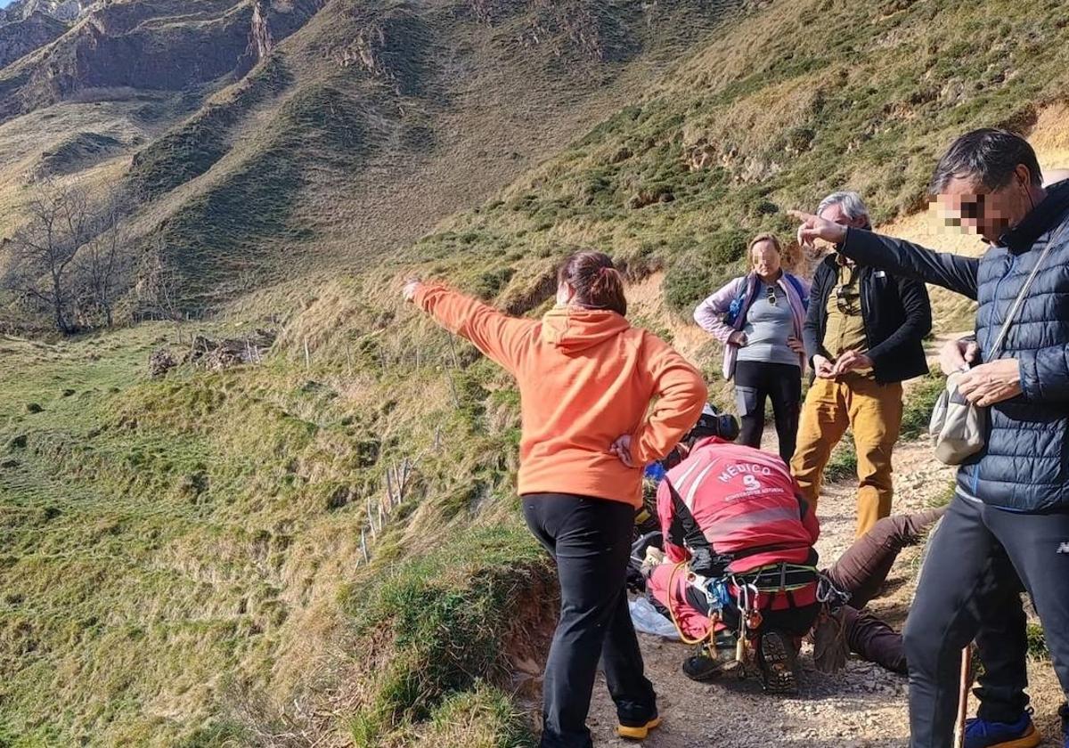 Rescate de montaña en Lena.