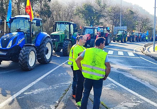 Tractorada en Unquera.