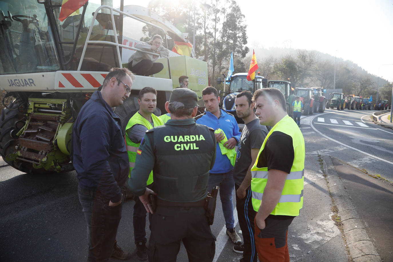 Movilización del campo asturiano: los tractores toman las carreteras