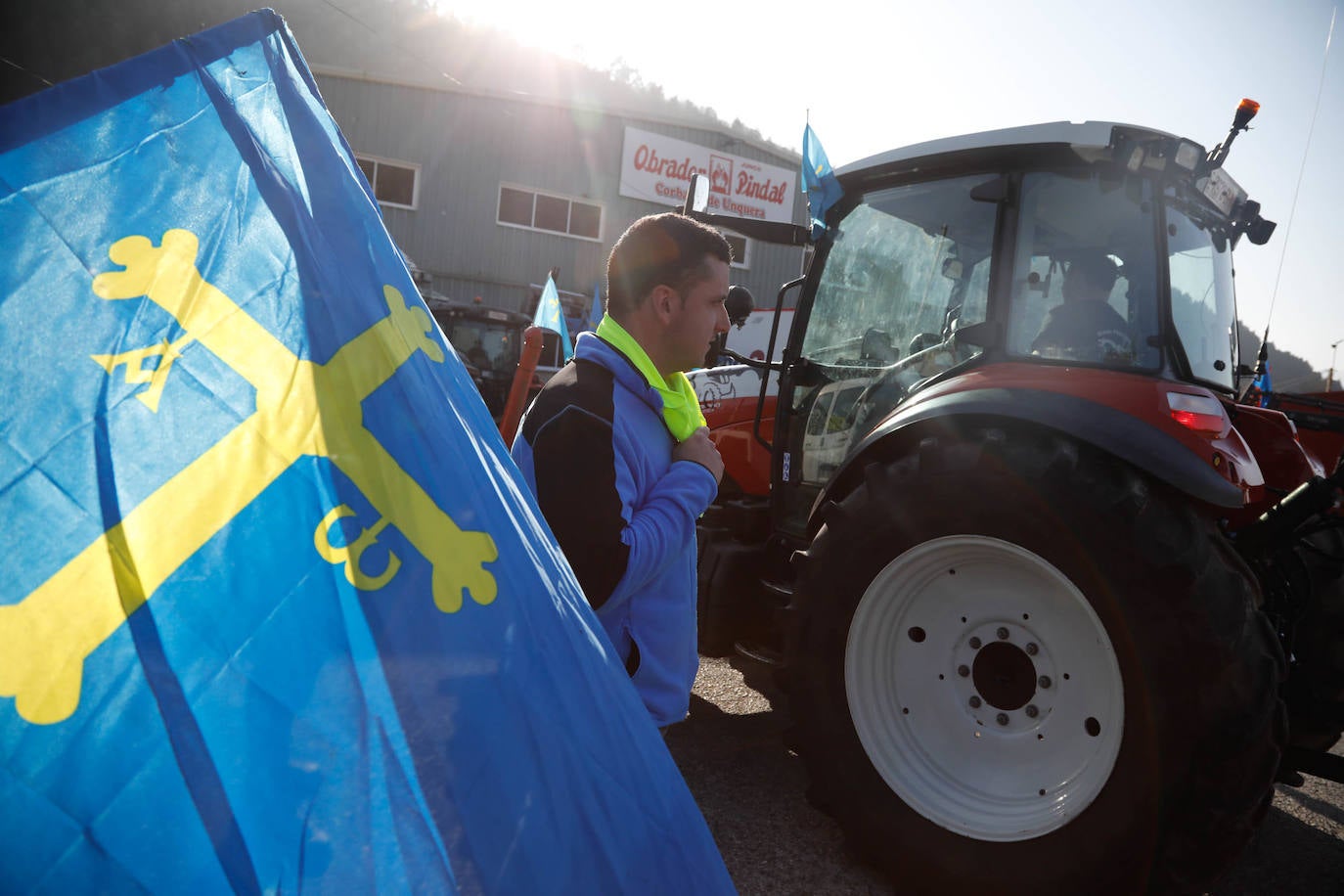 Movilización del campo asturiano: los tractores toman las carreteras