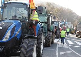 Movilización del campo asturiano: los tractores toman las carreteras