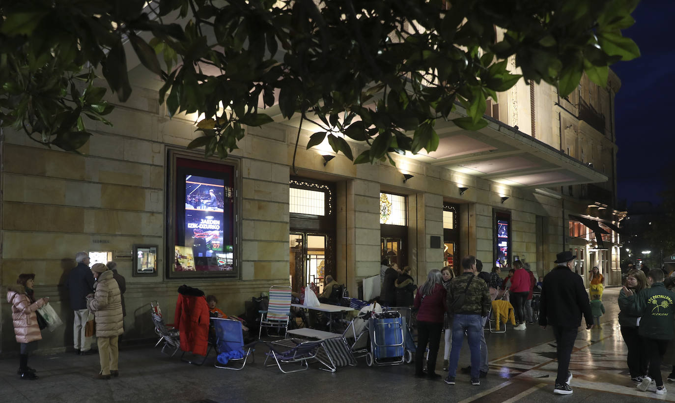 Acampada en Gijón para conseguir las entradas del concurso de charangas