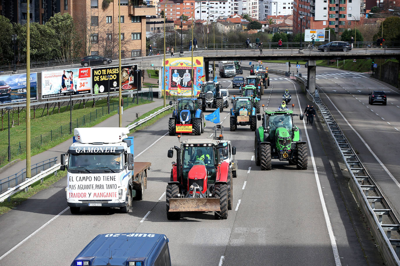 Tractorada en Asturias: las imágenes que deja la protesta del campo asturiano