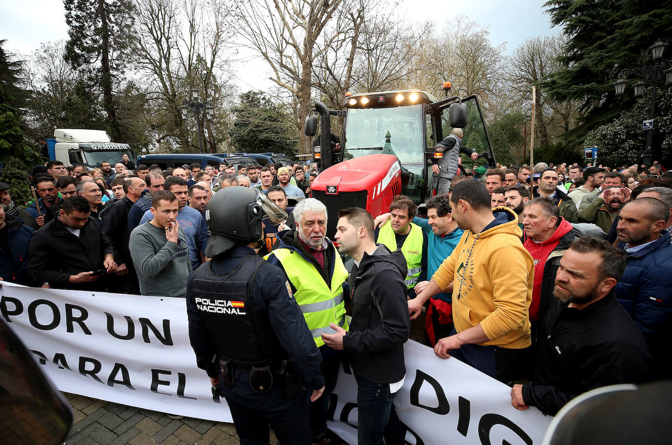 Tractorada en Asturias: las imágenes que deja la protesta del campo asturiano