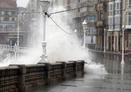 Oleaje en Gijón.