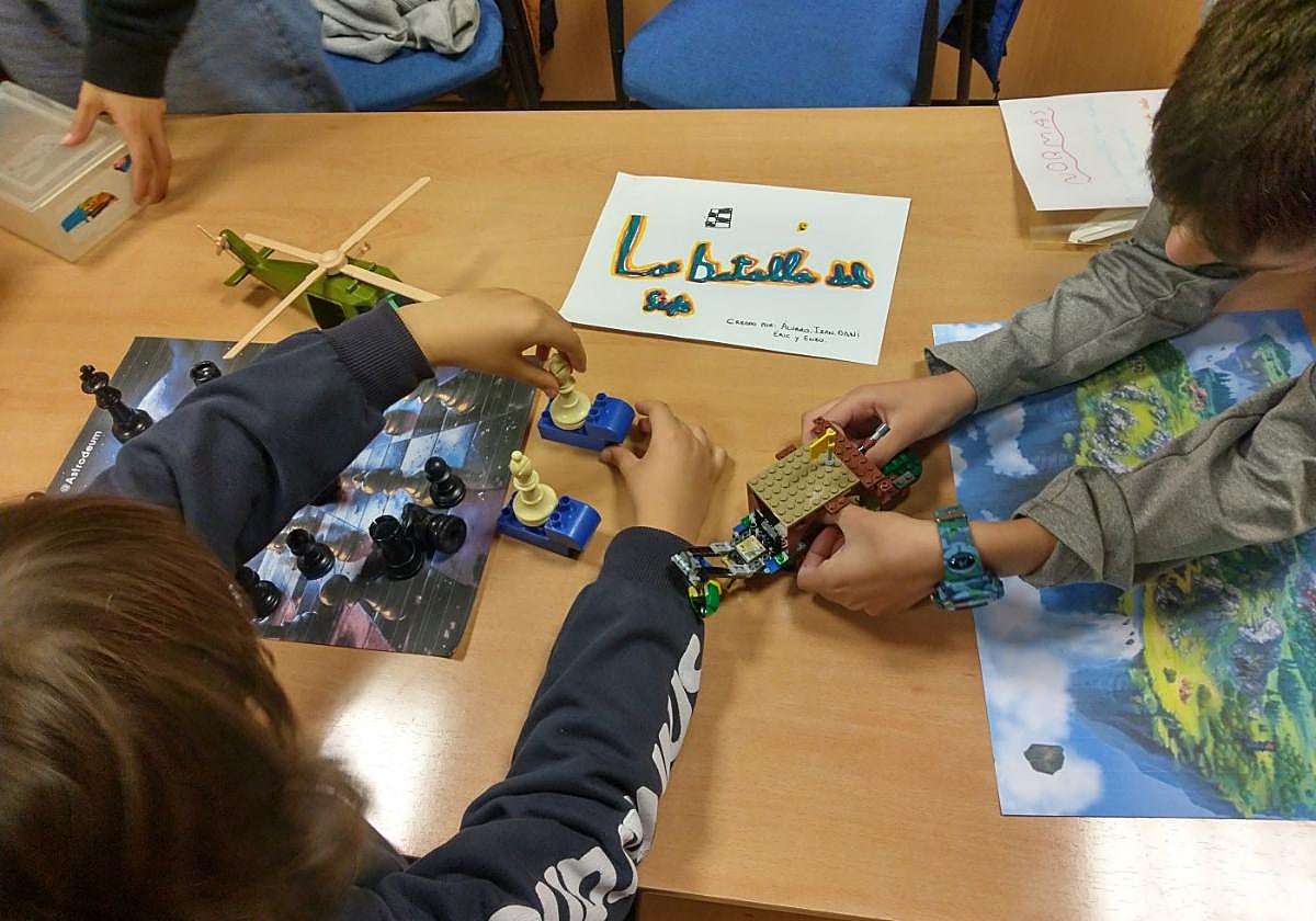 Un taller realizado durante una de las sesiones de la Asociación Asperger de Asturias.