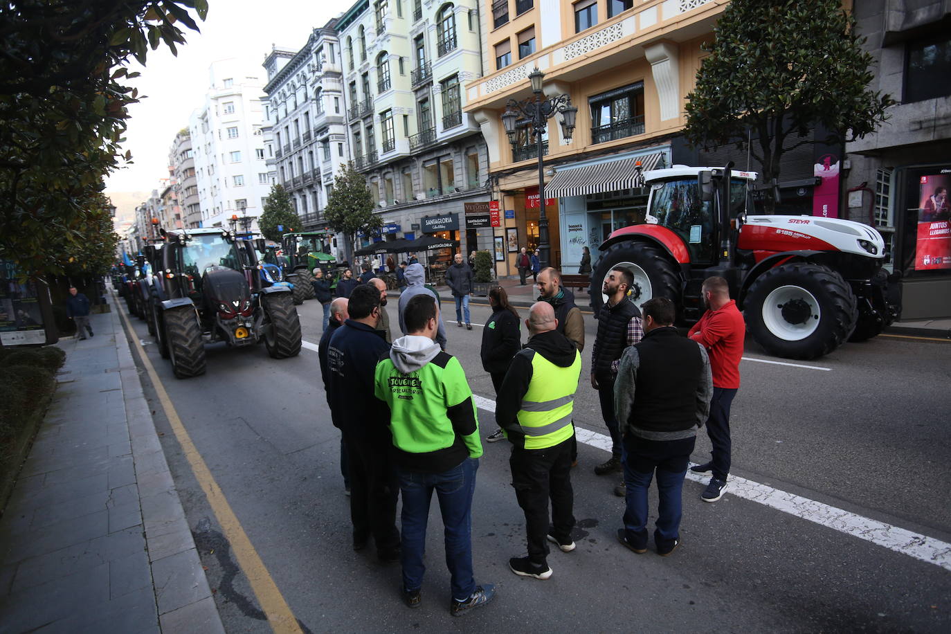 Así ha sido la tractorada en Oviedo de este viernes