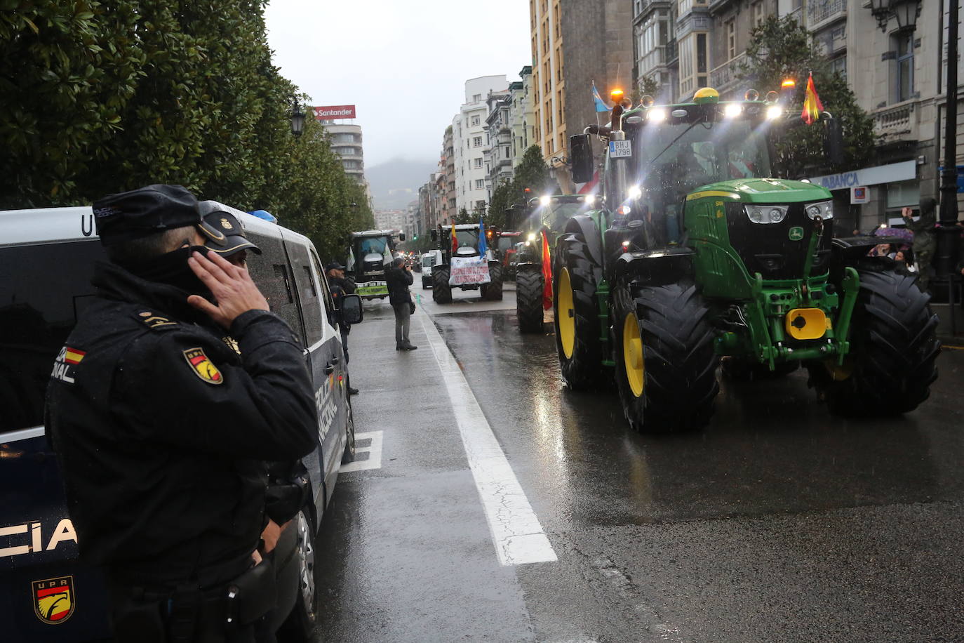 Así ha sido la tractorada en Oviedo de este viernes