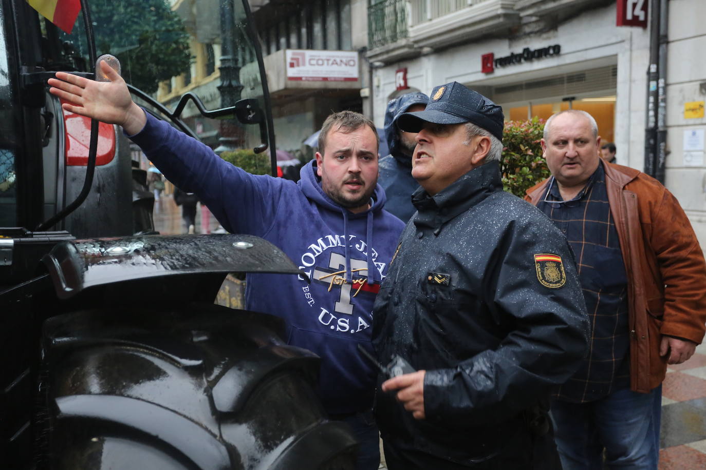 Así ha sido la tractorada en Oviedo de este viernes