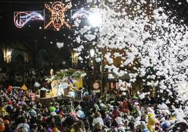 Avilés vuelve a mojarse en carnaval: así ha sido el Descenso Fluvial de Galiana