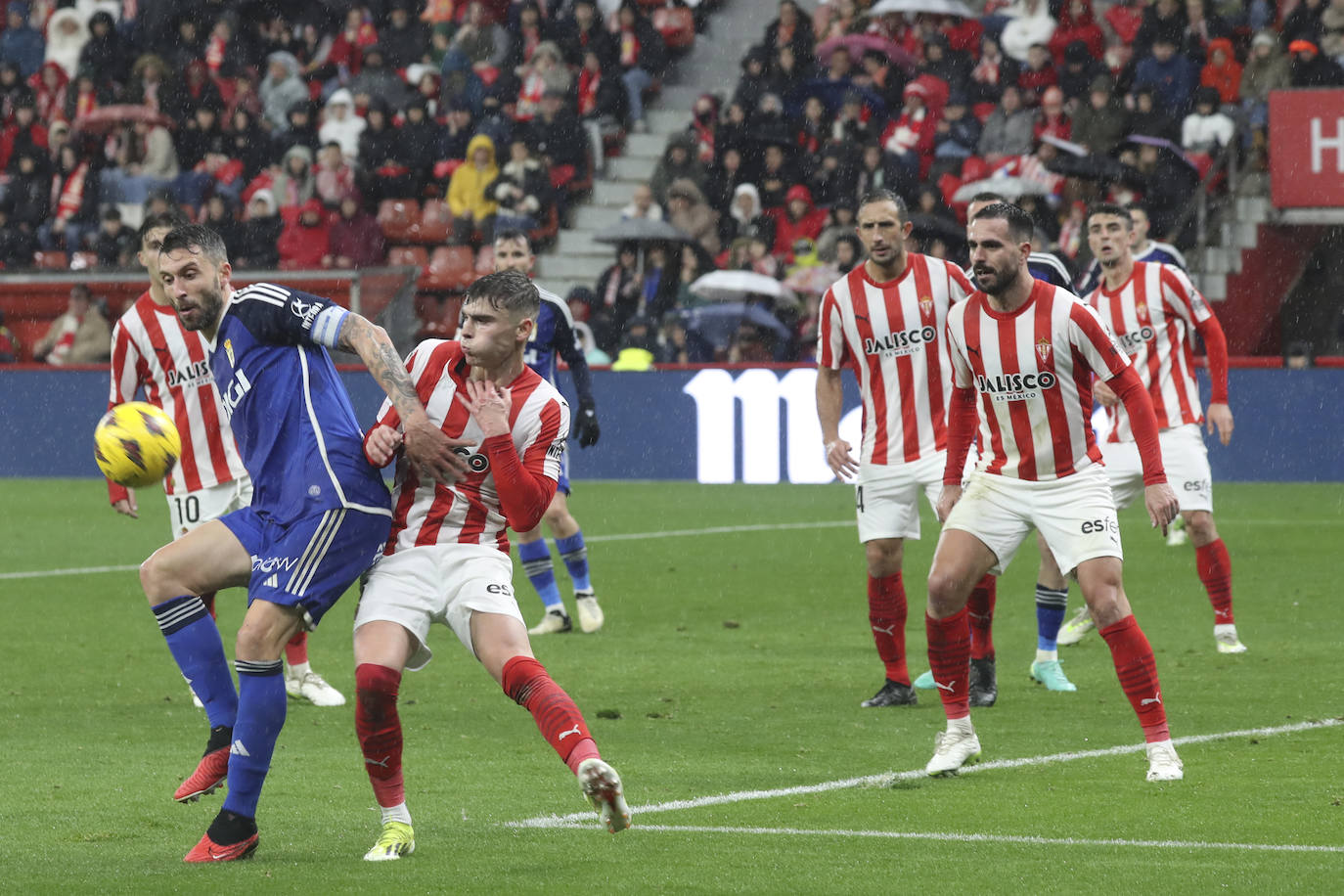 Las mejores imágenes del derbi Sporting - Real Oviedo