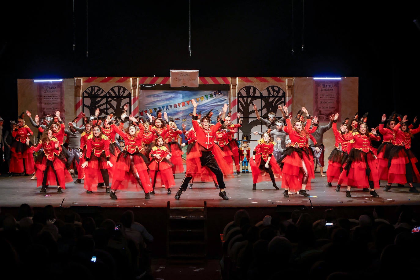 Las charangas llenan el Teatro Jovellanos por segundo día