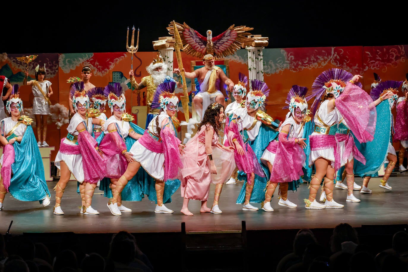 Las charangas llenan el Teatro Jovellanos por segundo día