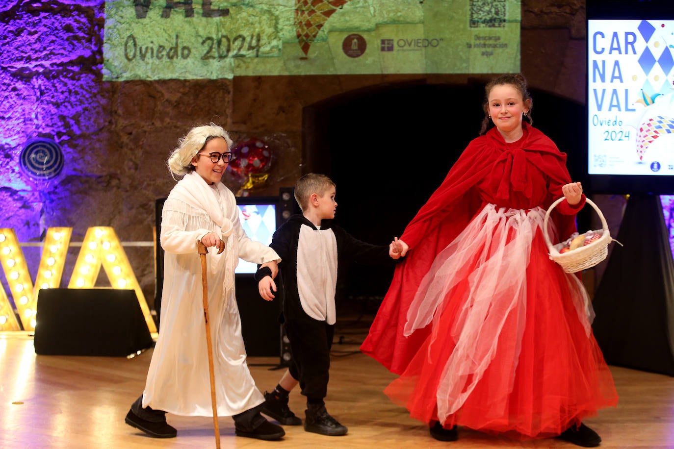 Diversión y color en el concurso de disfraces infantil de Oviedo