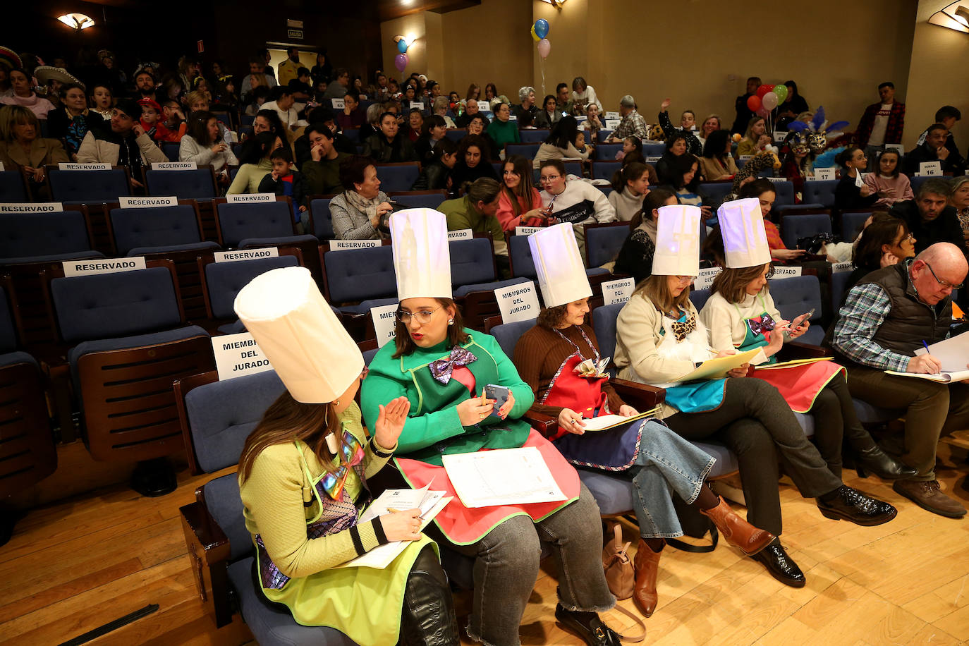 Diversión y color en el concurso de disfraces infantil de Oviedo