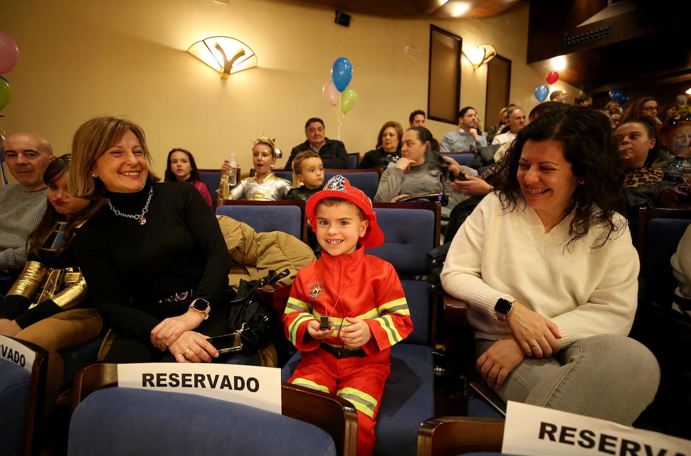 Diversión y color en el concurso de disfraces infantil de Oviedo