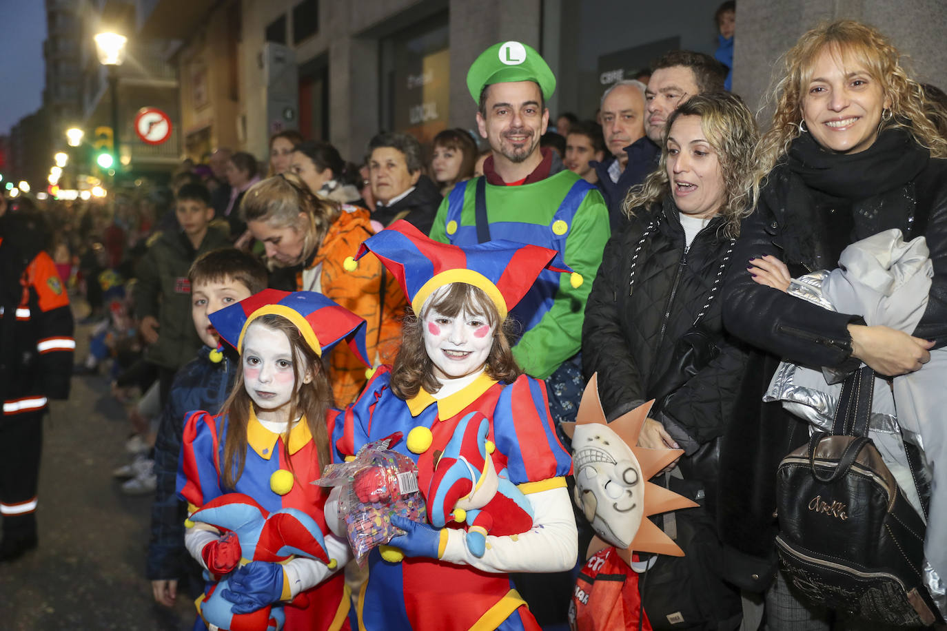 Así fue el desfile de carnaval de Gijón: una multitud y despliegue de originalidad