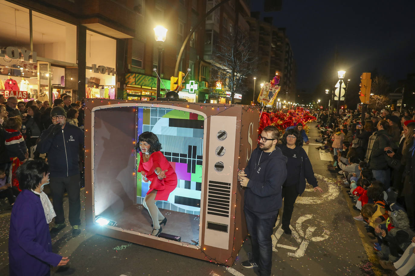 Así fue el desfile de carnaval de Gijón: una multitud y despliegue de originalidad