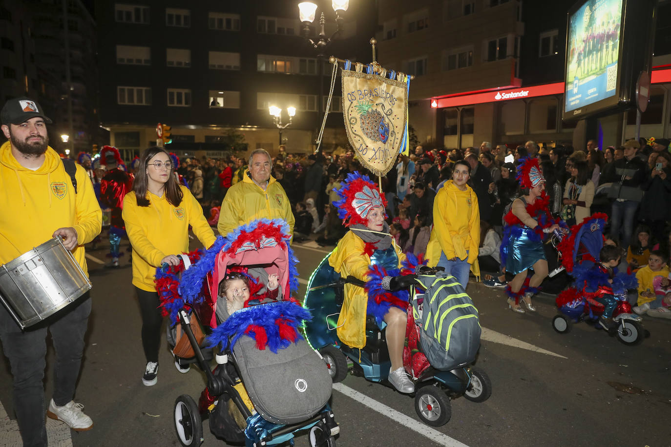 Así fue el desfile de carnaval de Gijón: una multitud y despliegue de originalidad