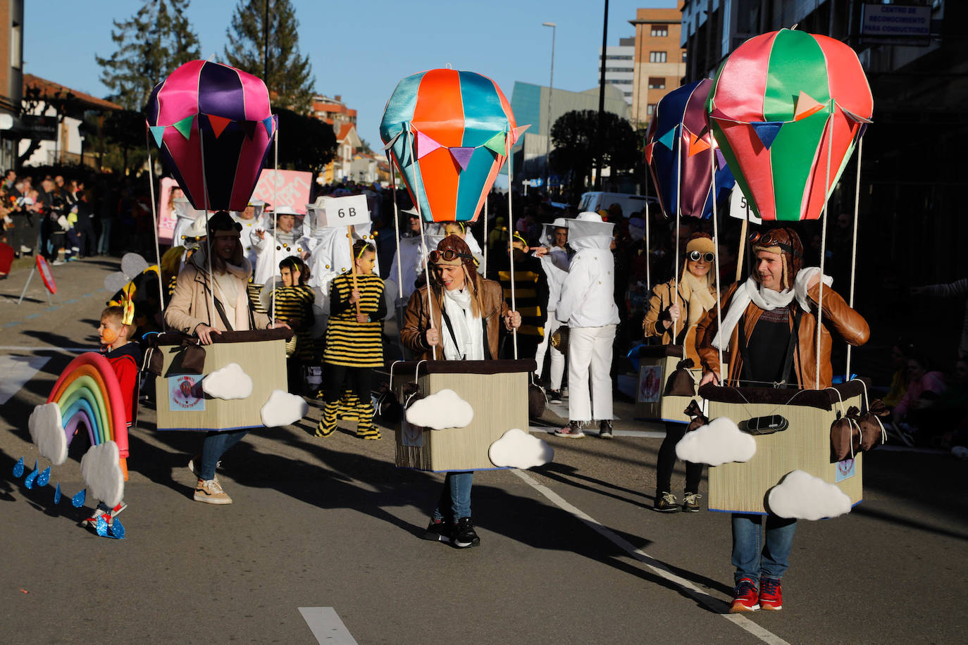 Diversión por las calles de Siero: así fue el gran desfile de carnaval