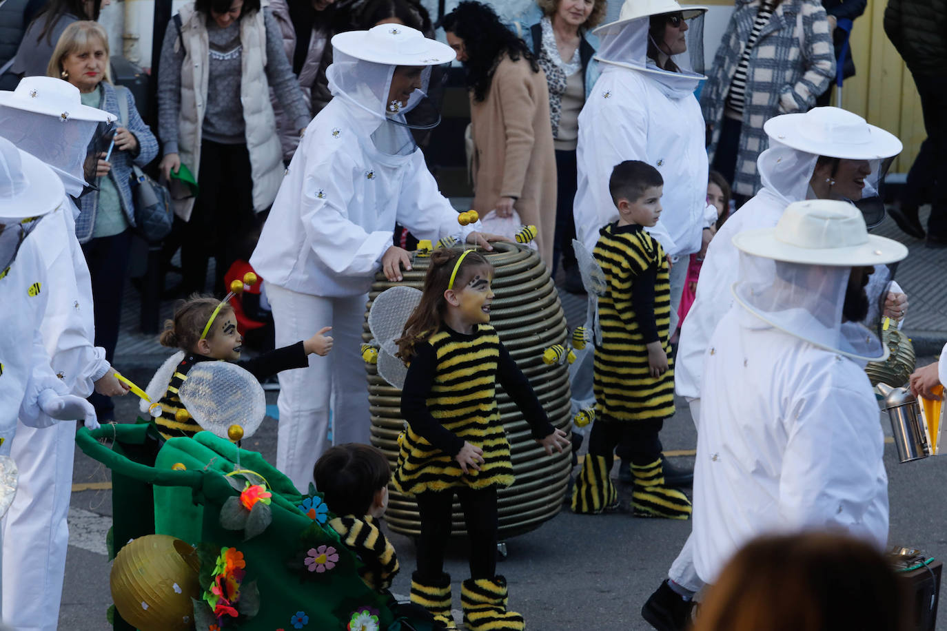 Diversión por las calles de Siero: así fue el gran desfile de carnaval