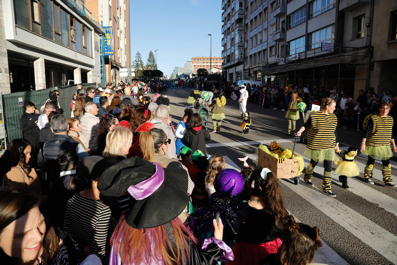 Diversión por las calles de Siero: así fue el gran desfile de carnaval