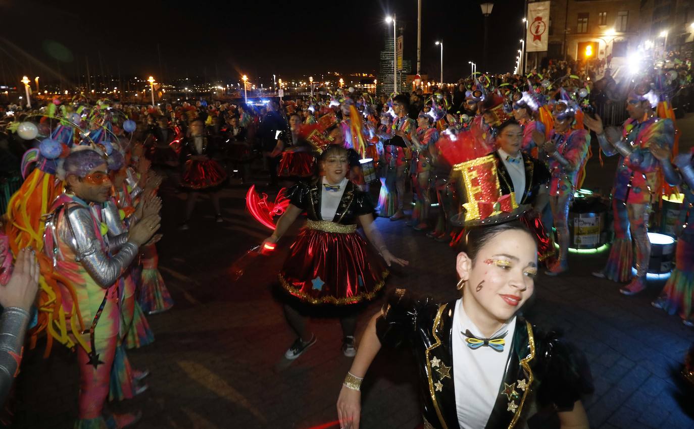 Gijón despide a su sardina y pone fin al Antroxu: todas las imágenes del Martes de Carnaval