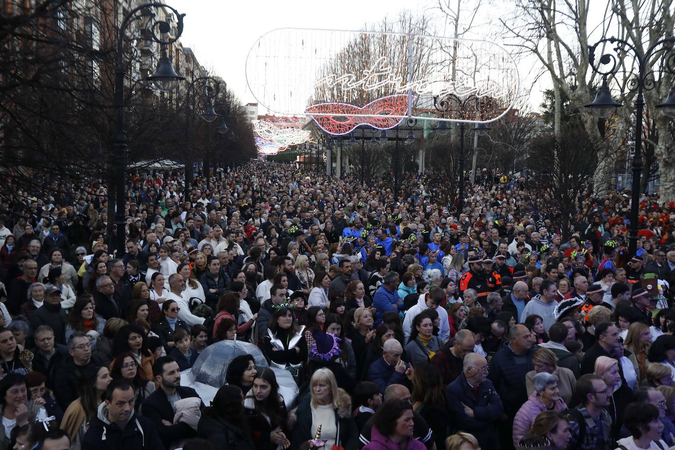 Gijón despide a su sardina y pone fin al Antroxu: todas las imágenes del Martes de Carnaval