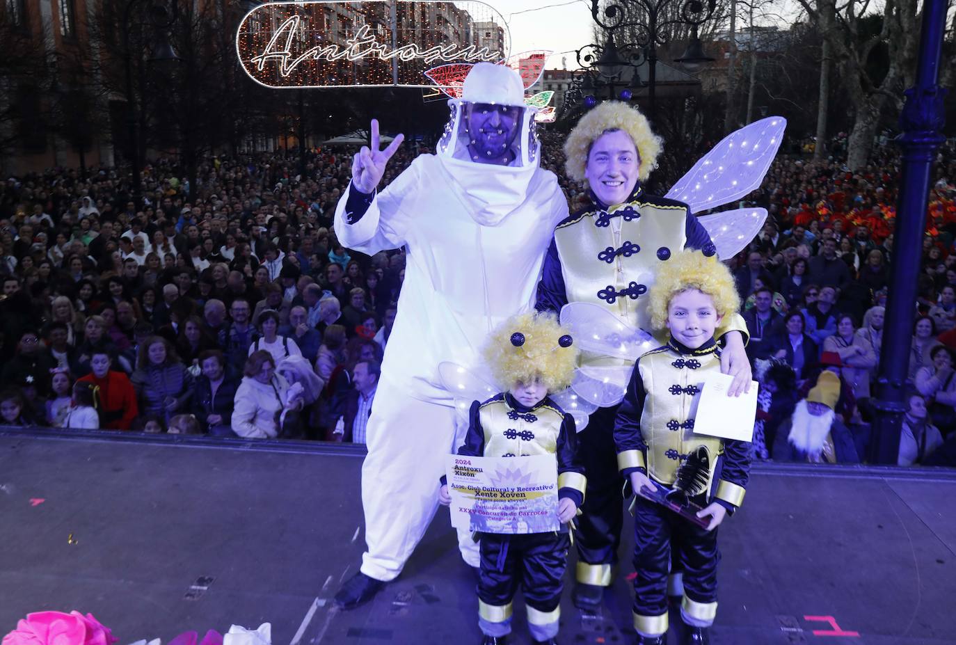 Gijón despide a su sardina y pone fin al Antroxu: todas las imágenes del Martes de Carnaval